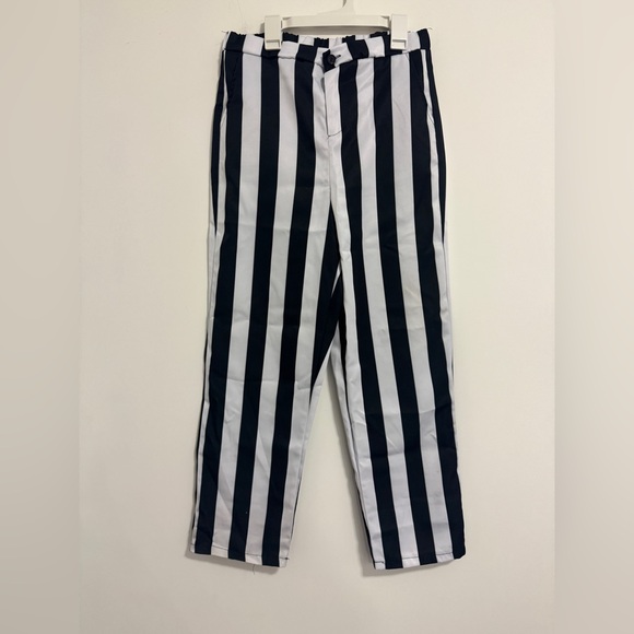 Spirit Beetlejuice Kids Costume - Black and White - Picture 8 of 16